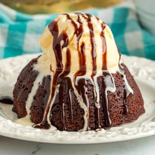 Chocolate Lava Cake with Vanilla Icecream
